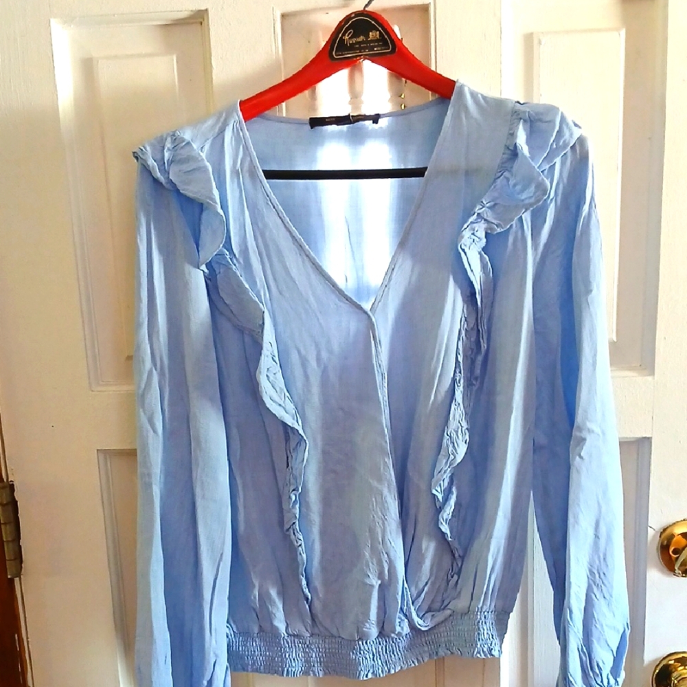 Light Blue Ruffled Women's Top.Like NEW